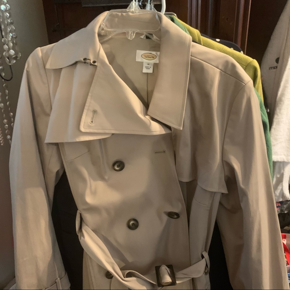 Ladies Trench Coat (never worn)